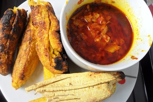 Roasted plantain with pepper sauce