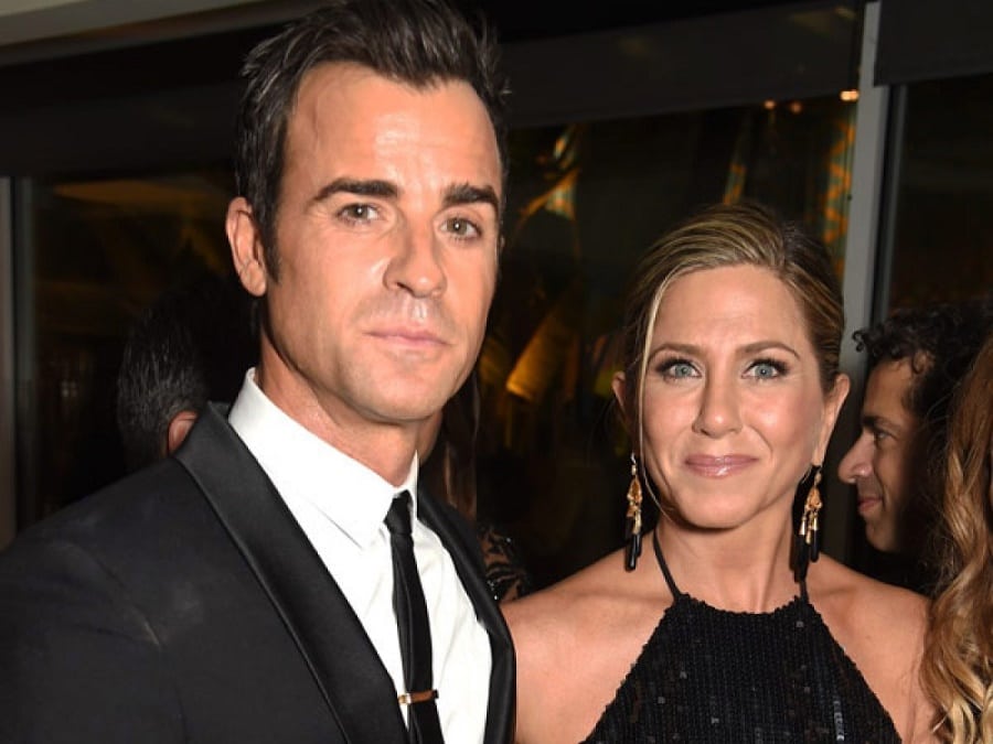 Jennifer Aniston and Justin Theroux | Photo credit: hollywoodlife.com