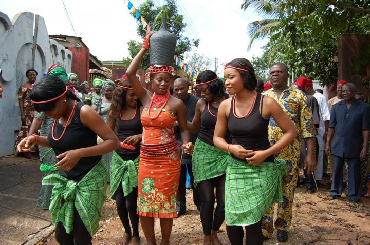 Traditional wedding procession in Igboland | Photo credit:kokofeed.com