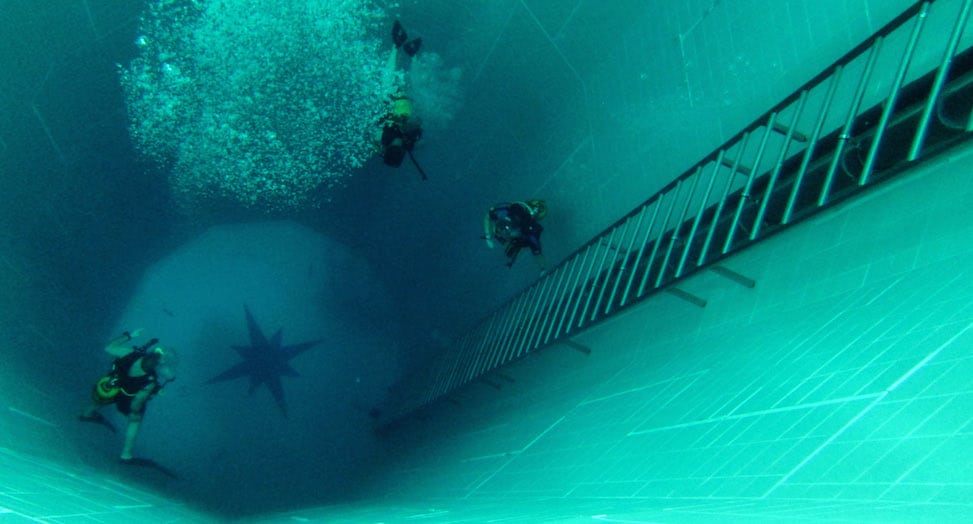 NEMO 33 Diving Pool