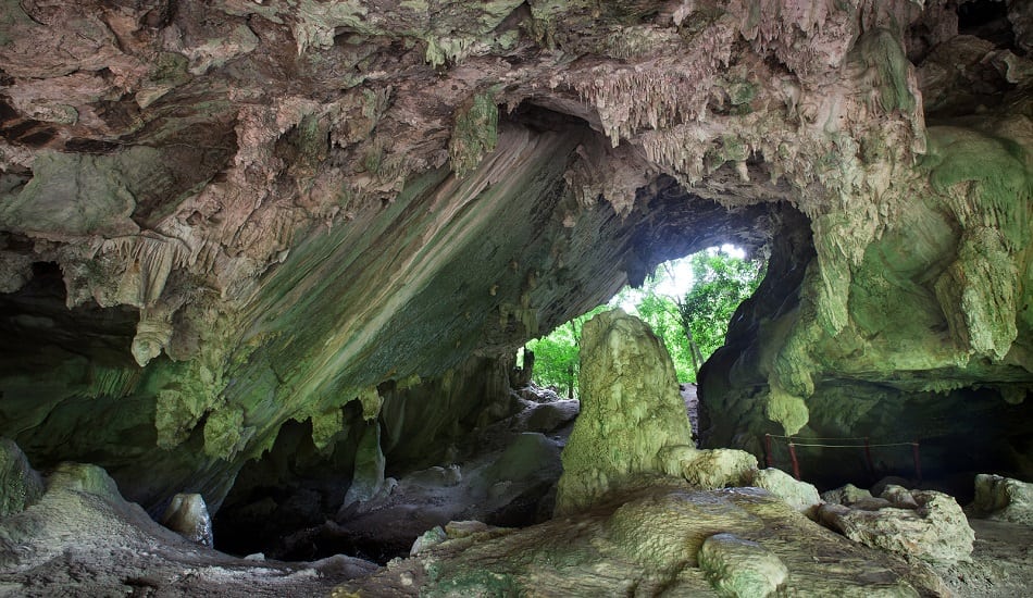 Peehuatoe Cave 
