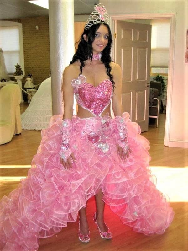 Grooms Beware: The Most Outrageous Wedding Dresses | Page 22 of 54