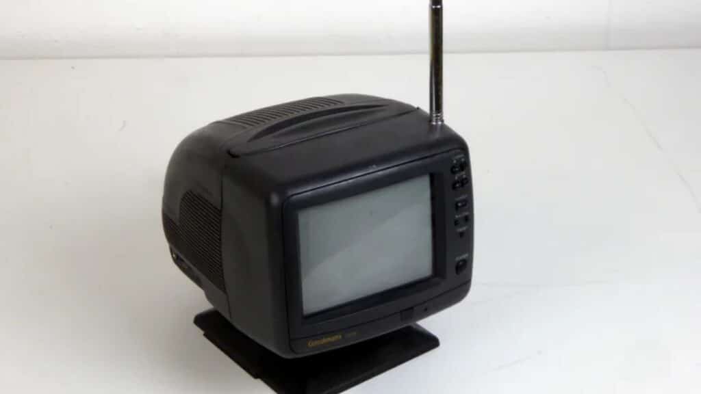 27 Iconic RadioShack Products from the 90s Every Kid Wanted – Page 18
