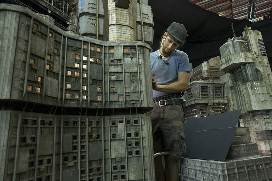 24 Movies with Sets That Were Actually Miniatures – Page 4