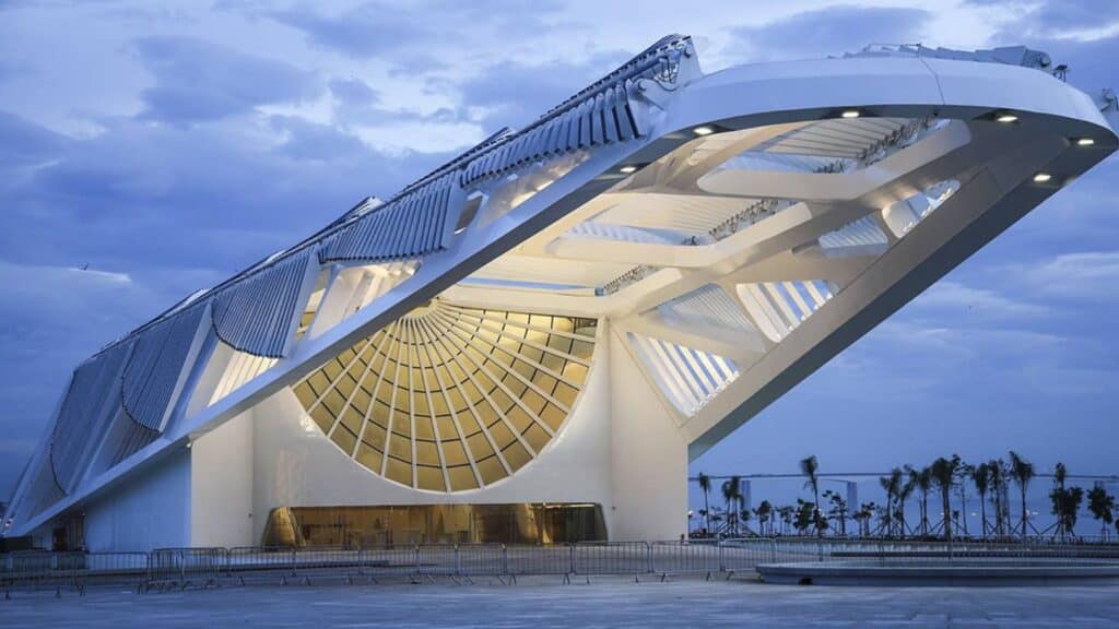 Buildings With Shapes That Shouldn’t Be Structurally Possible – Page 13