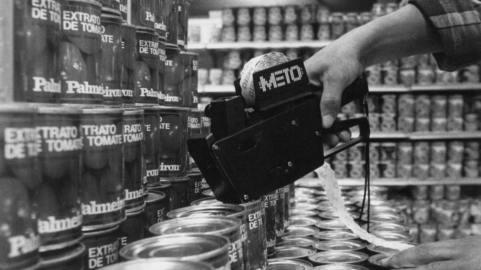 Things That Were Once Perfectly Normal Inside American Grocery Stores